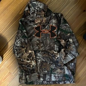 Youth large camo under armour hoodie